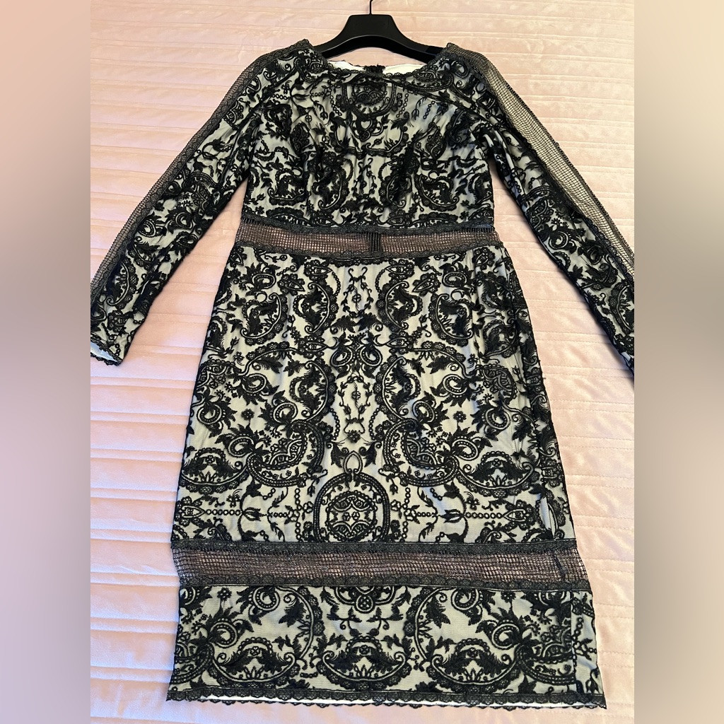 Tadashi Dress, Beautiful Evening Cocktail Dress Size 8, With Little Stretch.